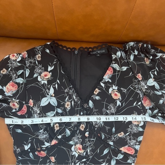 CHICWISH Women's V-Neck Floral Puff Sleeve
High Waisted Chiffon Romper Size S - Picture 16 of 16